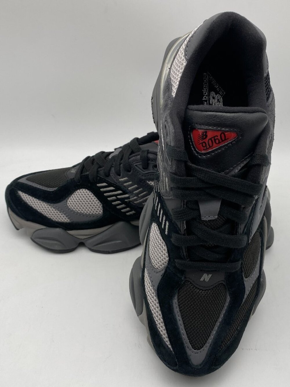 NEW BALANCE 9060 BLACK/GREY # U9060BLK US MENS SIZE 6.5 ( WOMEN 8 )